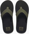 Paar zwarte slippers met olijfgroene banden, zwart voetbed en REEF-logo.