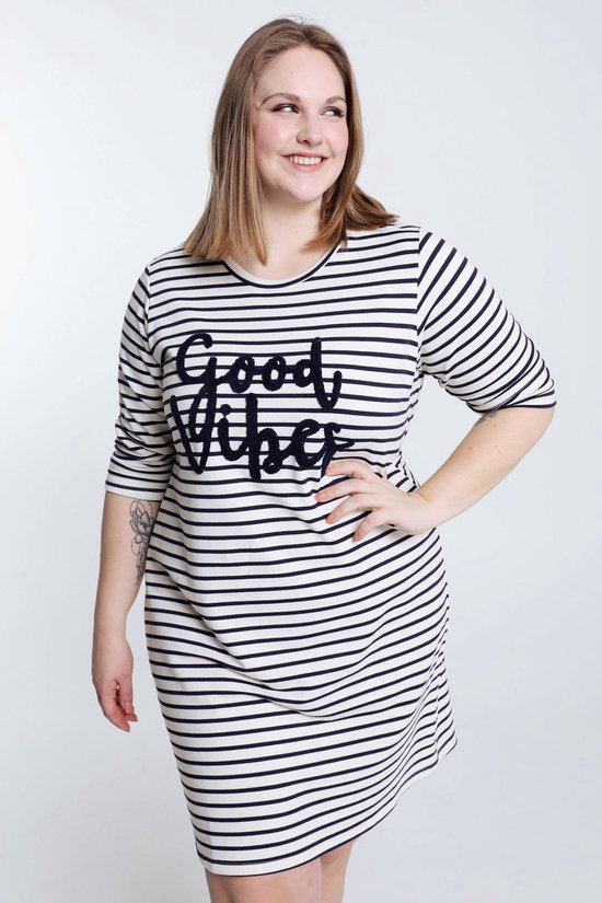 Paprika Korte, gestreepte jurk met opschrift 'Good Vibes'