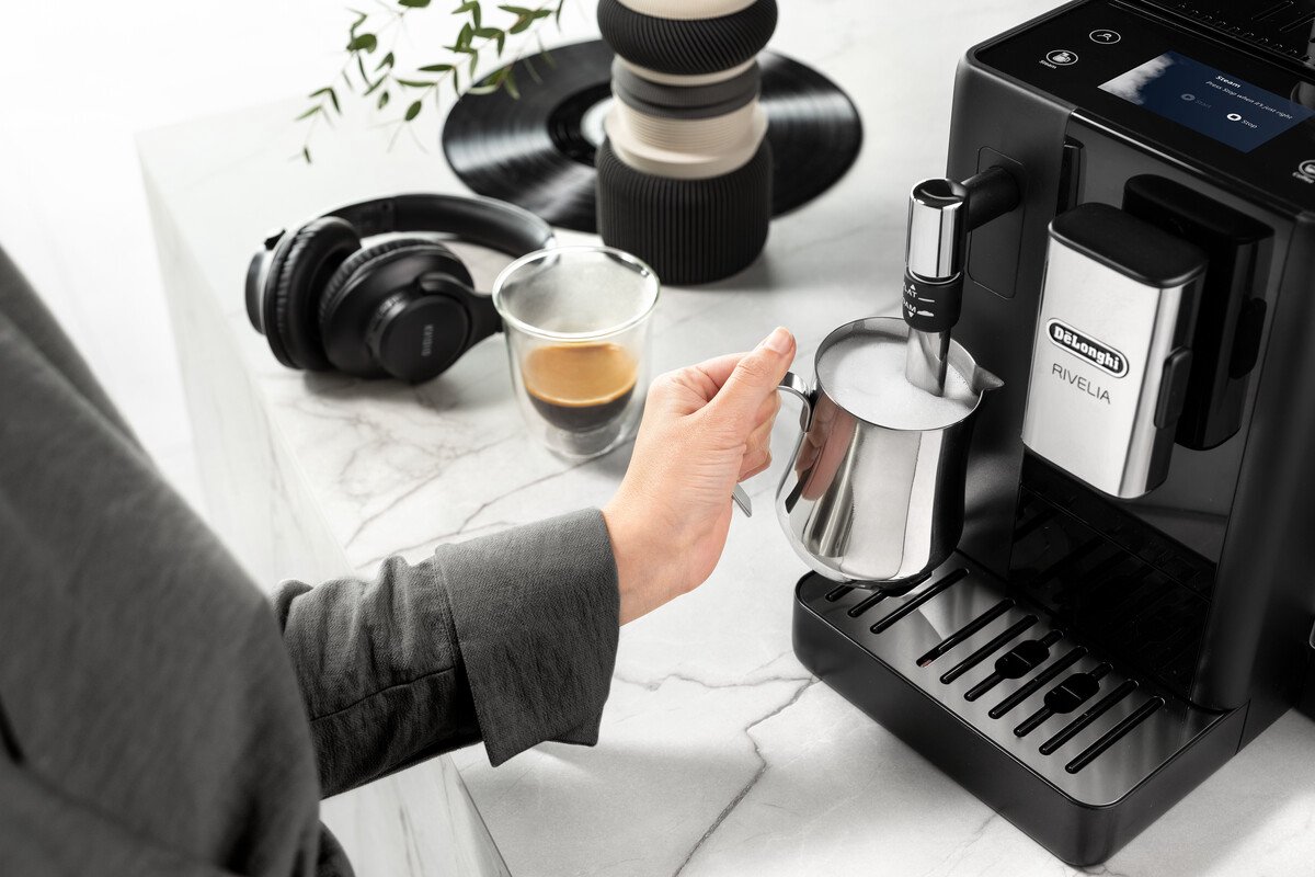 Afbeelding 3 van De'Longhi Rivelia EXAM440.35.B - Volautomatische espressomachine - Onyx Black