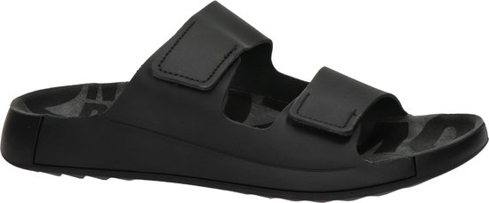 Zwarte ECCO sandalen met verstelbare bandjes.
