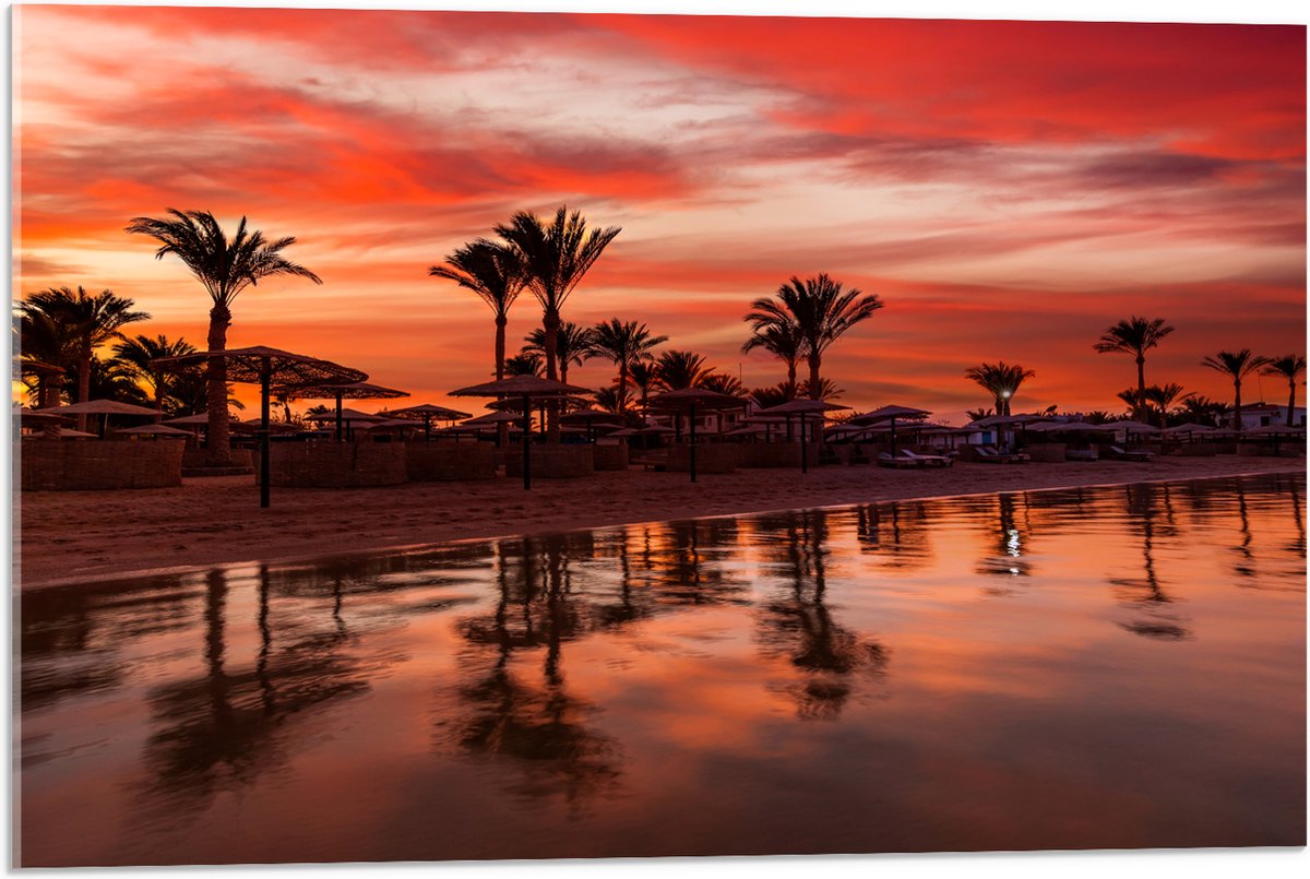 Acrylglas - Strand - Zee - Zonsondergang - Parasols - Palmbomen - 75x50 cm Foto op Acrylglas (Wanddecoratie op Acrylaat)