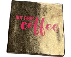 Hippe tegeltje met tekst: But first coffee | Goud met neon roze | Gepersonaliseerde cadeau | Hippe Spreuktegel | Nieuwe woning cadeau | Housewarming cadeau | Quote tegeltje met Koffie coffee