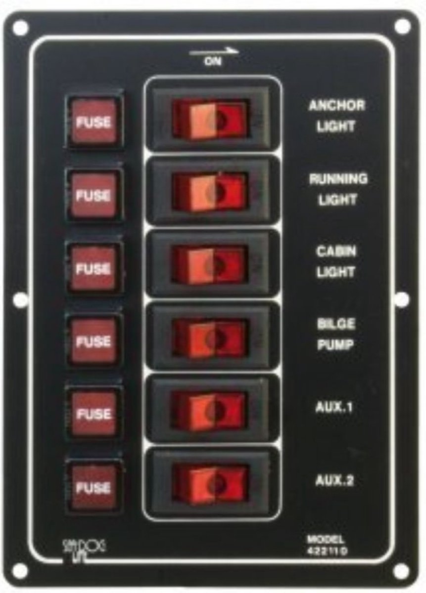 Verticaal schakelpaneel 12V met 6 schakelaars voorzien van 5amp glaszekeringen