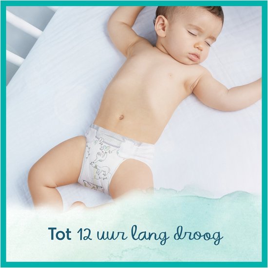 Bébé dort dans un lit, portant des couches Pampers Harmonie avec des éléphants. Texte 'Jusqu'à 12h au sec'.