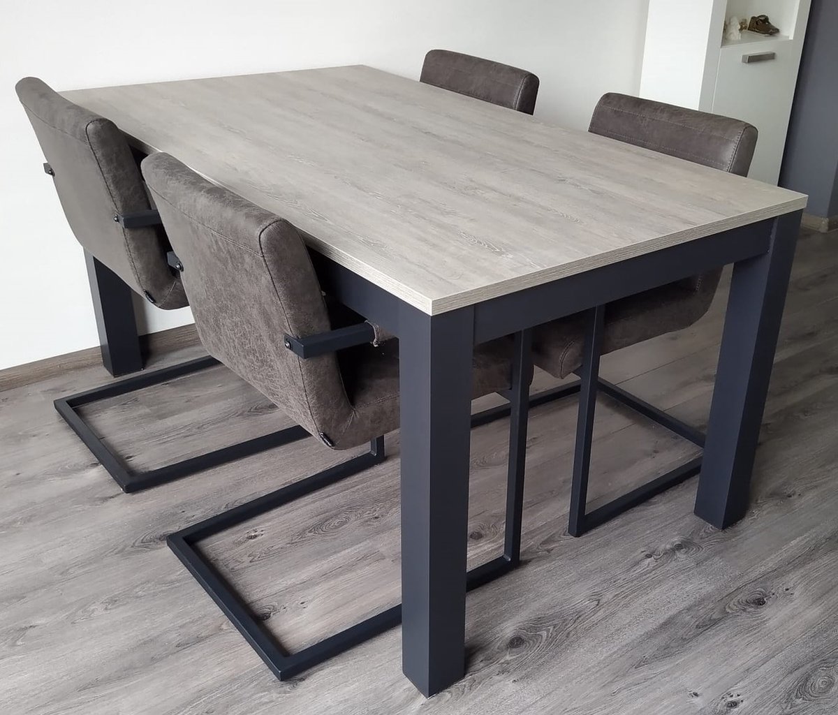 Eettafel Milaan - Grijs Eiken / Zwart Onderstel - 90 x 160 cm