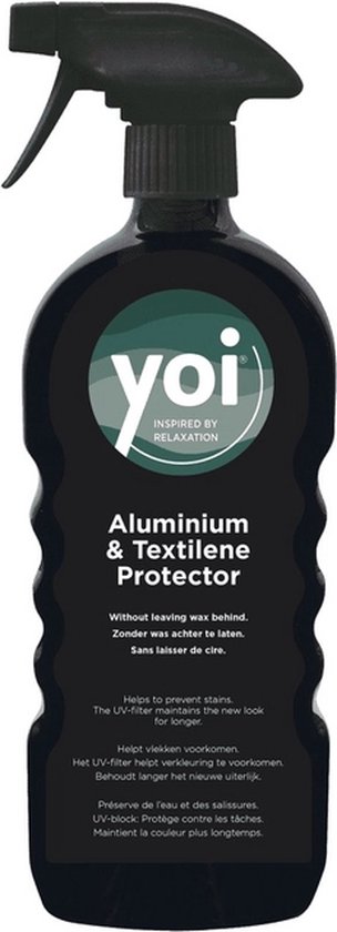 Yoi Aluminium & Textilene Protector sprayfles met zwarte dop. Label met groene cirkel en tekst 'yoi Aluminium & Textilene Protector'.