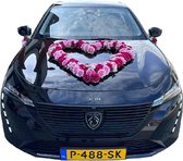 LAIDA Luxe Trouwauto Versiering - Luxe Auto Decoratie Bruiloft - Bloemen voor op de Motorkap in de Vorm van het Hart - Trouwautodecoratie - Bloemstuk voor op de Bruidsauto - Satijnen Rozen met Gipskruid - AUTODECO.NL