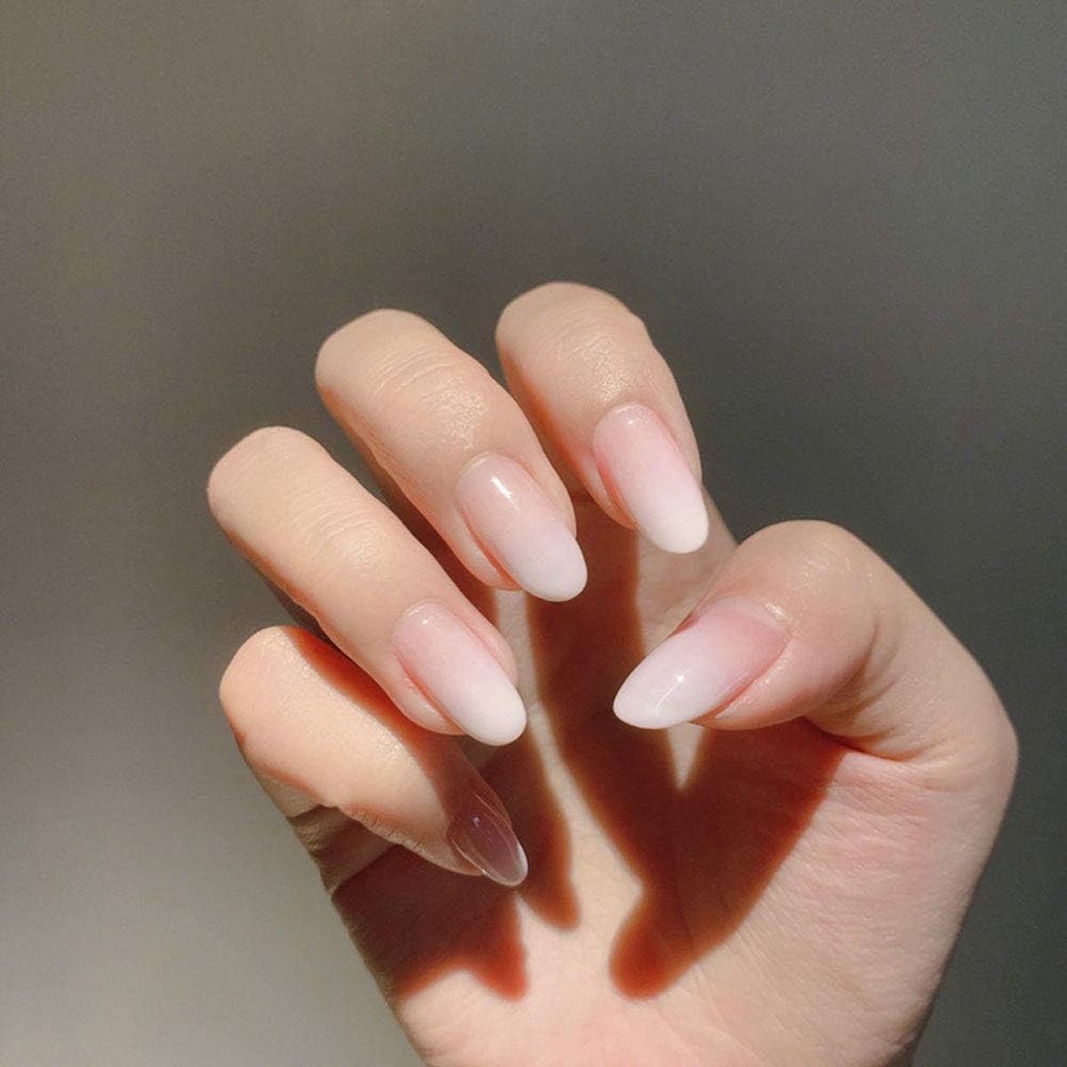 Goedkoopste 24 stuks 12 verschillende maten ellips kunstnagels glad melkachtig wit kleurverloop nepnagels tips