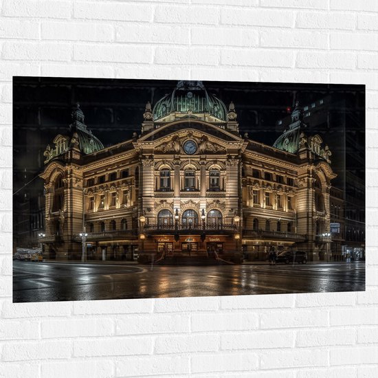Muursticker - Gebouw - Stad - Groot - Verlicht - 120x80 cm Foto op Muursticker