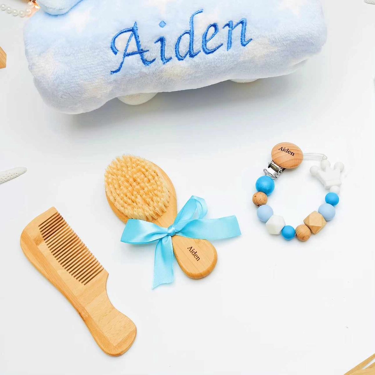 Gepersonaliseerd houten kam en borstel setje 2 stuks - Hawsaz.nl cadeau - Genderneutraal - Borstelset - kraamcadeau - Babycadeau - Cadeau voor tweeling - Kraamcadeau met naam - Verzorgingsset - Geboortecadeau met naam voor jongens en meisjes – foto 6