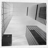 Muursticker - Gebouwen - Hoog - Zwart - Wit - 80x80 cm Foto op Muursticker
