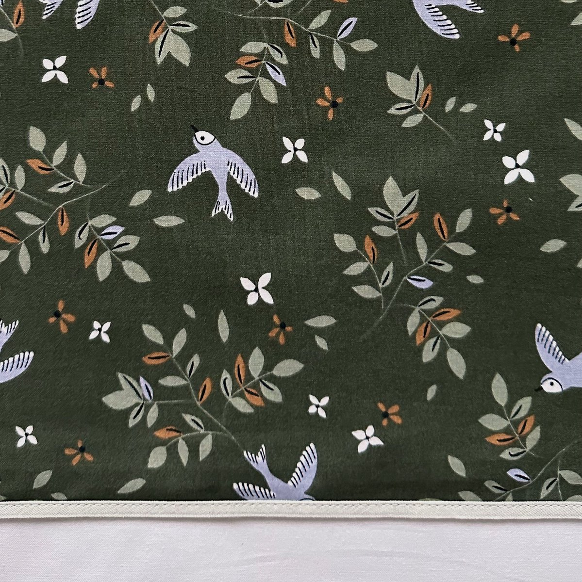 BINK Bedding Wieglaken Merel 75 x 100 cm - laken voor wieg of kinderwagen - vogel - bloemen - lila - groen - caramel - meisje - baby - babykamer