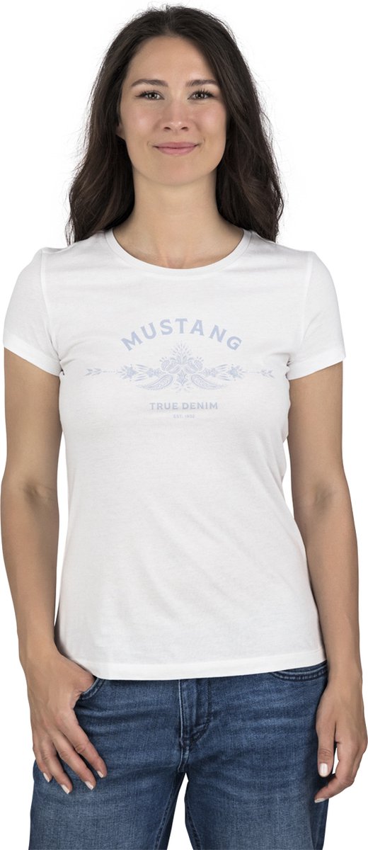Mustang Dames T-Shirt Alexia C Logo slim fit Wit XL Ronde Hals Volwassenen Basic T-shirt met korte mouwen en ronde hals gemaakt van 100% katoen