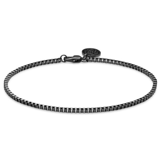 Twee Slavenarmbanden En Twee Schakelarmbanden En één In De Vorm Van Rammen Van Zilver 835 En 925 %e2%80%b0