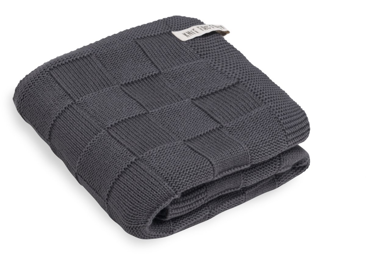 Knit Factory Gebreide Handdoek Ivy - Handdoek badkamer - Antraciet - Donkergrijs - 60x110 cm - Katoen
