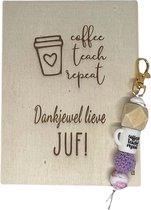 Sleutelhanger en kaartje JUF | LILA| COFFEE TEACH REPEAT | jij bent de liefste | liefste juf | topjuf | einde schooljaar | cadeau