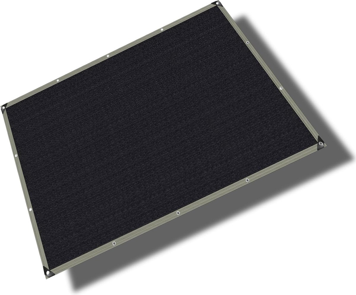 Zwart zonnezeil van 2 x 3 meter met inslagringen voor uv-bescherming en ademend materiaal, ideaal voor tuin en terras.