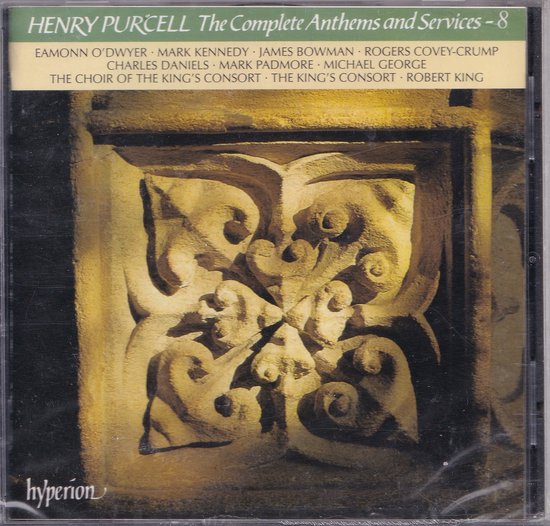 CD-hoes met een detail van een verweerde stenen sculptuur in het midden, met de titel Henry Purcell en de naam van het koor.