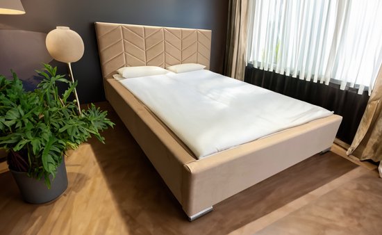 Maxi Maja - Goud tweepersoonsbed - Bed met frame - Container naar boven openend - Chromen poten - 160 x 200 - Beige kleur - Magic Velvet stof 2281