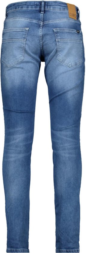 Achterkant van een lichtblauwe jeans, slim fit, met een stonewashed look en twee achterzakken.