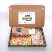 Happy birthday - Gefeliciteerd brievenbus cadeau - Tony Chocolonely melk pecan crunch caramel- Popcorn - Mentos Fanta - dropmix - Cadeau