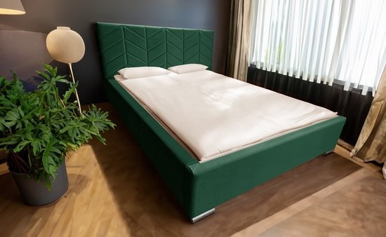 Maxi Maja - Goud tweepersoonsbed - Bed met frame - Container naar boven openend - Chromen poten - 180 x 200 - Kleur Groen - Magic Velvet stof 2292
