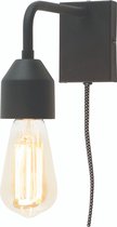 Zwarte wandlamp met een stoffen snoer en een Edison gloeilamp.