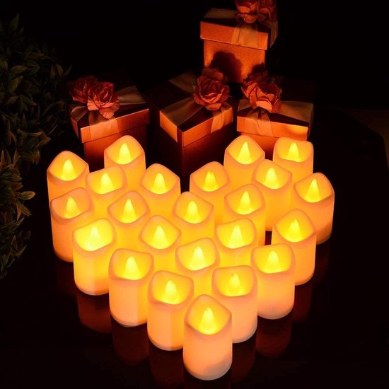 Ledkaarsen 24 stuks vlamloze kaarsen met warm witte lampen 5 x 4 cm elektrische flikkerende kaars werkt op batterijen led-theelichtje voor Kerstmis Halloween bruiloft feestdecoratie