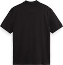 Zwarte poloshirt met korte mouwen, ton sur ton geborduurd logo op de borst.