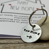 Sleutelhanger New Home inclusief Gefeliciteerd met je nieuwe huis kaar, hand gestempeld gegraveerd zilver, Kado van makelaar, Nieuw huis geschenk
