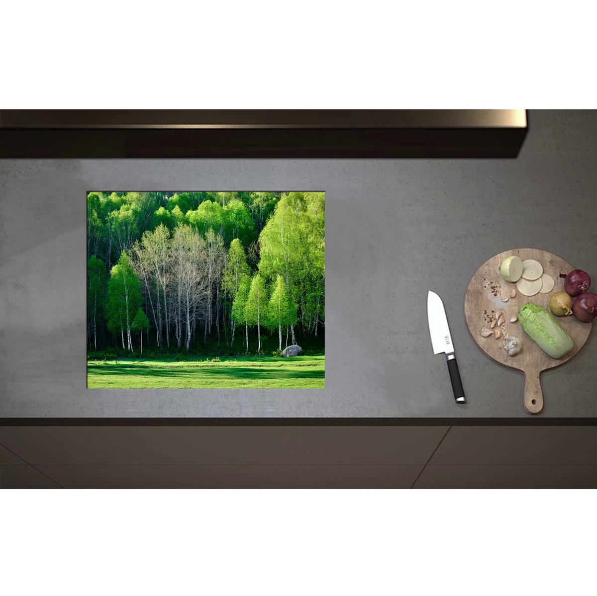 Inductieplaat Beschermer - Aan de Rand van Bos Vol Felgroene Bomen - 60x50 cm - 2 mm Dik - Inductie Beschermer - Bescherming Inductiekookplaat - Kookplaat Beschermer van Wit Vinyl