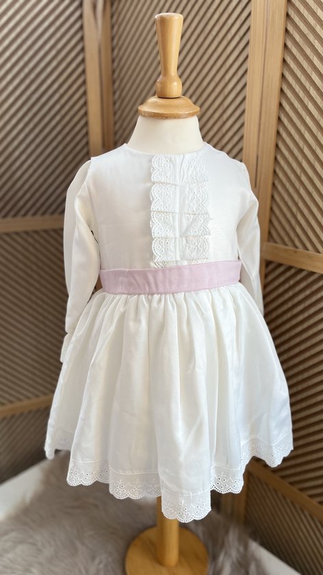 kanten jurk met roze tailleband -jurk met lange mouwen-bruiloft-foto-verjaardag-doopsel-geborduurde bloemen-crème-witte-roze kleur-katoen-2 tem 3 jaar