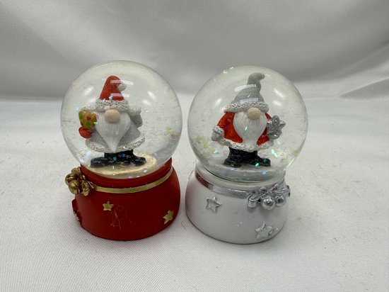 Decoratieve set van 2 glitterbollen met Kerstman - Rood & Wit + Zilver - Kerstman + hart / Kerstman + Kerstboom - Hoogte 6.5 x dia 5 cm - Polyresin + Glazen bol - Kerstdecoratie - Kerstversiering - Woonaccessoires