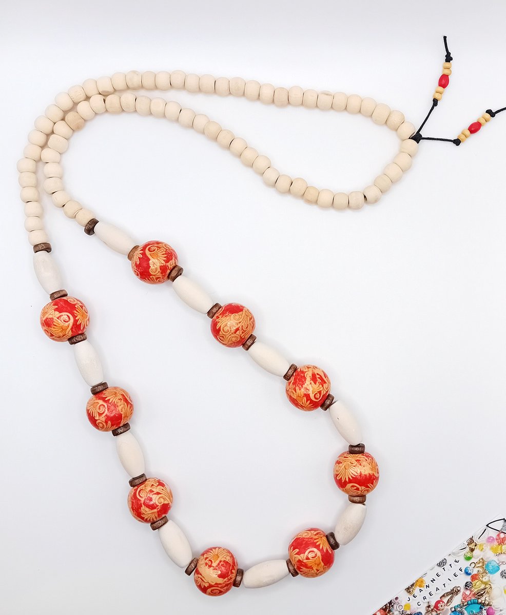 Jeannette-Creatief® - Hout - Grote Houten Kralenketting Rood Bruin - Houten Ketting - Rode Ketting - Bewerkte houten kralen - Ovale kralen - Dames Ketting - Statement Ketting - Kralen Ketting - Grote Houten Kralen - Bohemien - Ibiza Chic - Boho Chic