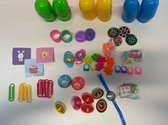 Speelgoed voor Pasen, plastic eitjes te vullen met diverse speeltjes, multicolor, set 48 stuks