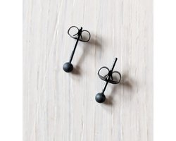 M-apART-geheel-chirurgisch-staal-oorbel-zwart-anti-allergie