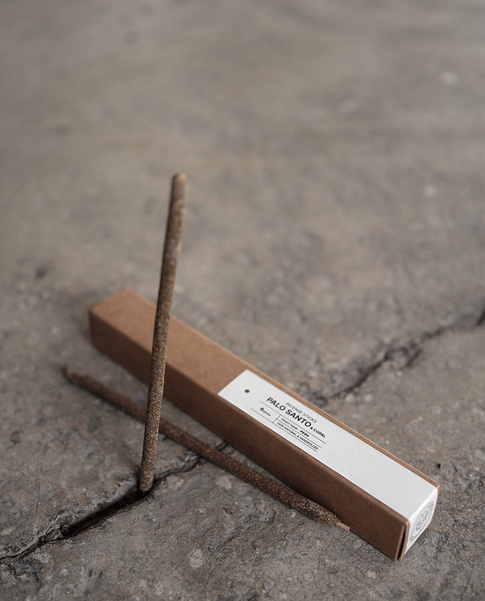 Super Food Ceremony - Wierook stokjes – 100% Authentiek PALO SANTO EN COPAL - Rechtstreeks uit PERU - Heilig Hout - 6 incense sticks - Holistic support - Stokjes - Yoga en Meditatie - energetische reiniging