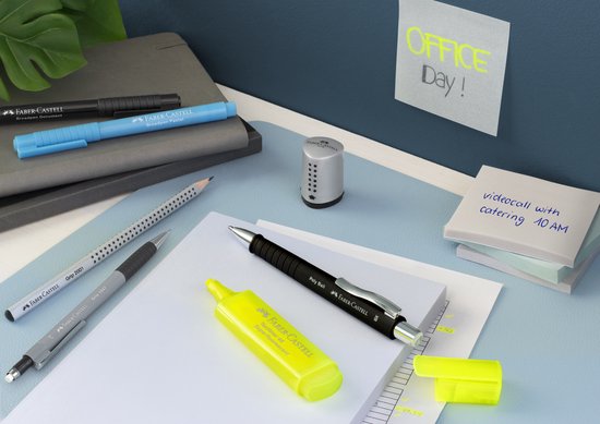 Faber-Castell Broaden Document pastel blauwe en zwarte pen, grijze potlood en gele Textliner Super-fluorescent.