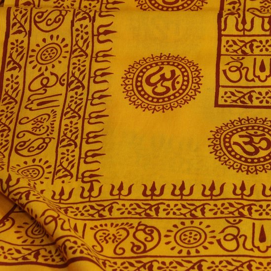 Meditatie omslagdoek met mantra Om, XL, 220 x 106 cm, oranje van Yogi & Yogini — afbeelding 2