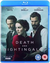 Blu-ray hoes van Death and Nightingales met drie personen, waaronder een vrouw in het rood.