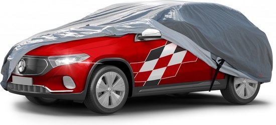 Grijze autoverdekking op een rode auto met sportieve details.