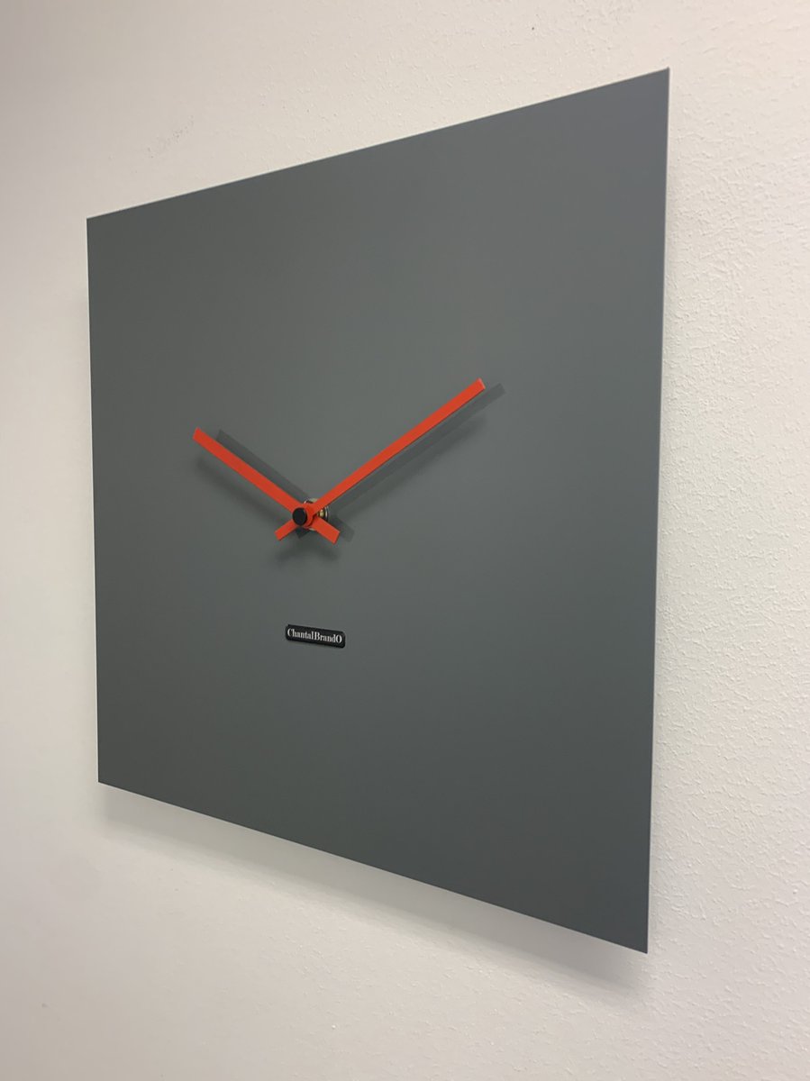 Wandklok CHANTALBRANDO -- TIME SQUARE 40 -- NARDO GREY -- MODERN DESIGN -- MADE IN HOLLAND - HOOGGLANS GRIJS