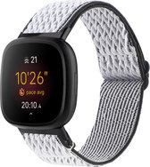 By Qubix geschikt voor Fitbit Versa 3 - Fitbit Versa 4 - Fitbit Sense 1 - Fitbit Sense 2 Nylon loop bandje - Wit met zwart Smartwatchbandje bandje Armband Polsband Strap Band Watchband