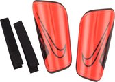Nike scheenbeschermer Hardshell Rood-Zwart maat M