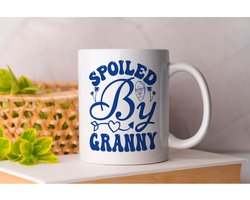 Mok Spoiled By Granny - GrandparentsLove - Gift - Cadeau - ProudGrandparents - GrandparentLife - BlessedGrandparents - Grootoudersliefde - TrotseGrootouders - GrootouderLeven - GrootouderMomenten