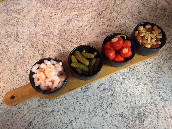 Quinoasushi met avocado en een Aziatisch slaatje - Libelle Lekker