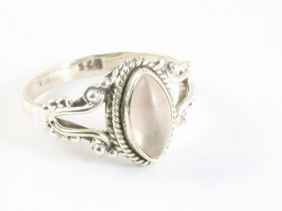 Fijne bewerkte zilveren ring met rozenkwarts - maat 16