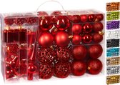 BRUBAKER Kerstballen - Set met Dennenappels, Kerstklokken, Geschenken, Kerstboompiek - Kerstboomversiering - 101 delen - Rood