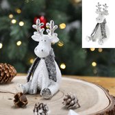 Hert met sjaal, zittend - ca. 12cm hoog - ElAND - Kerstdecoratie - Breedte: 6,5 cm Hoogte: 11,5 cm Diepte: 7 cm