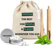 CHOOSE Travel Kit - Reisblikje met Tandpasta Tabletten, Bamboe Tandenborstel en Katoenen Zakje